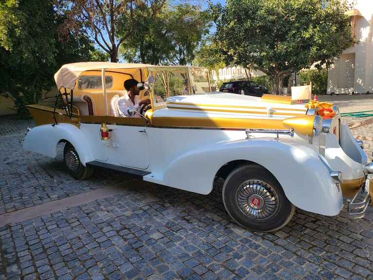jaipur-vintage-car